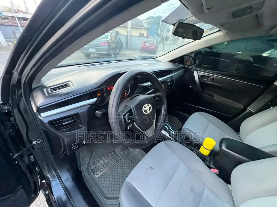 Toyota Corolla 2015 Black