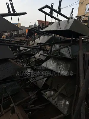 Wheelbarrow/ Heavy-Duty Construction Wheelbarrow