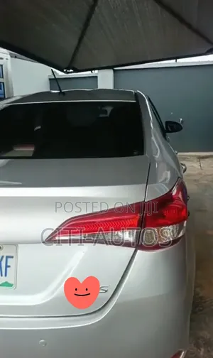 Toyota Yaris 2019 Silver