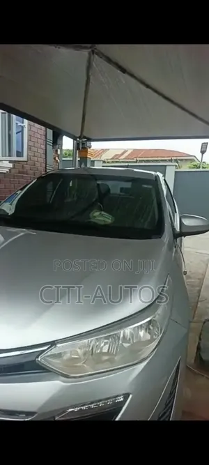 Toyota Yaris 2019 Silver