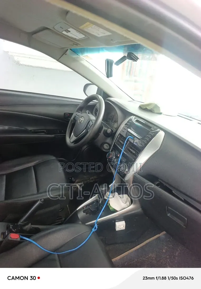 Toyota Yaris 2019 Silver