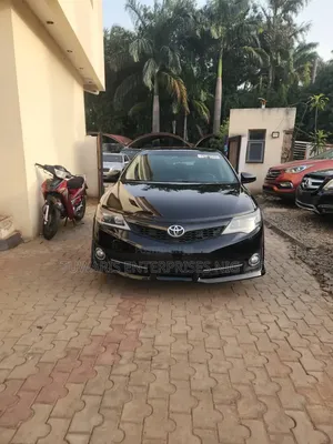 Toyota Camry SE 4dr Sedan (2.5L 4cyl 6A) 2012 Black