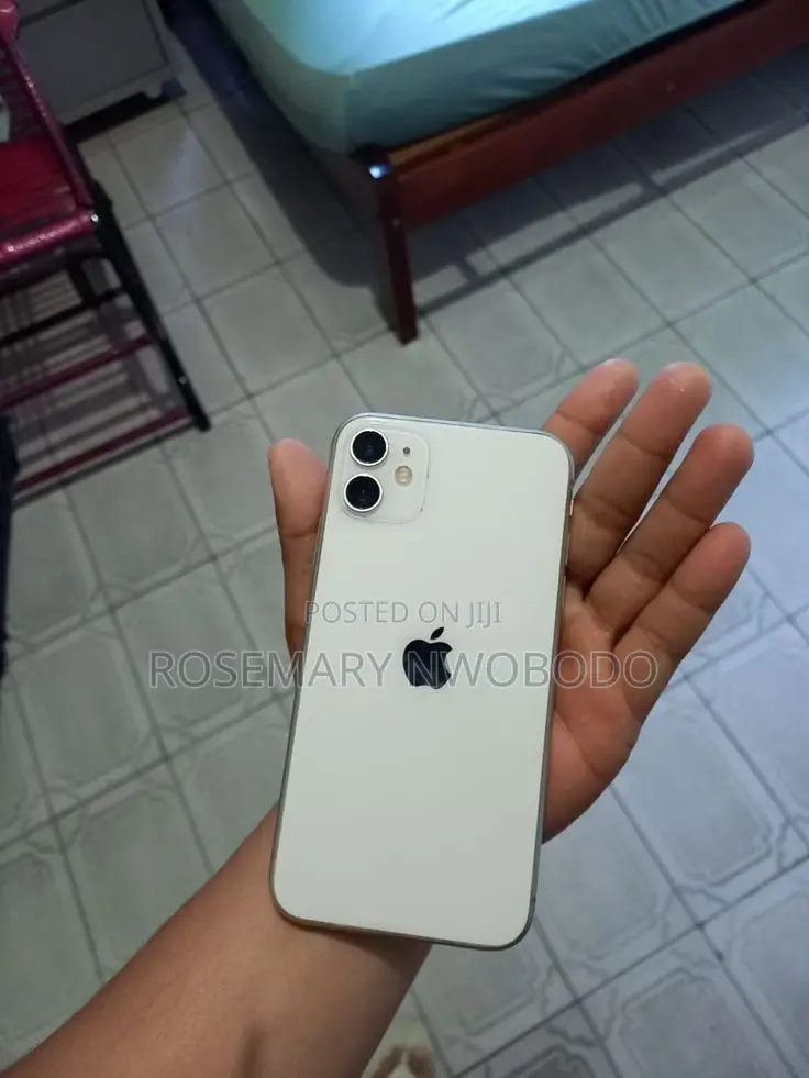 Apple iPhone 11 64 GB White