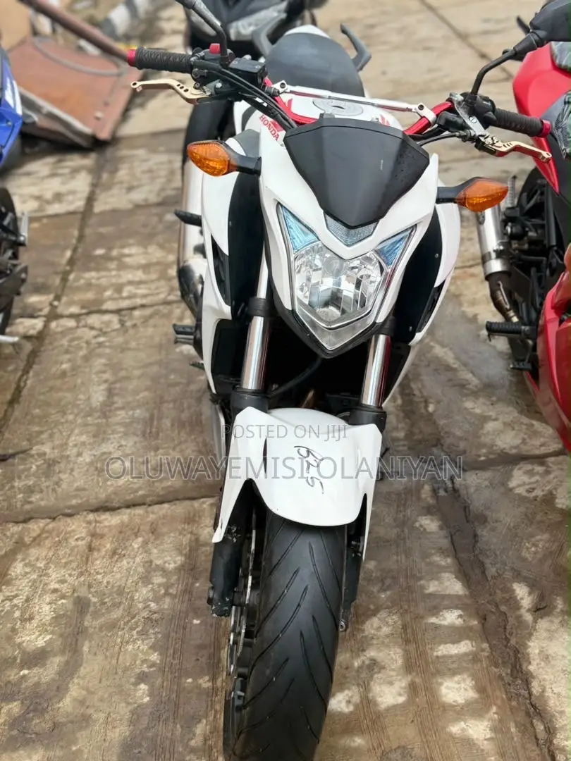 Honda CB 2014 Gray