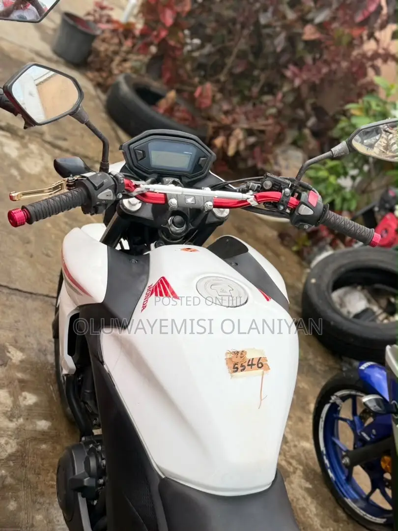Honda CB 2014 Gray