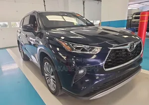 Toyota Highlander Platinum 2022 Blue