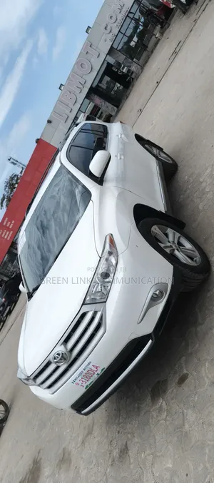 Toyota Highlander 3.5L 4WD 2013 White