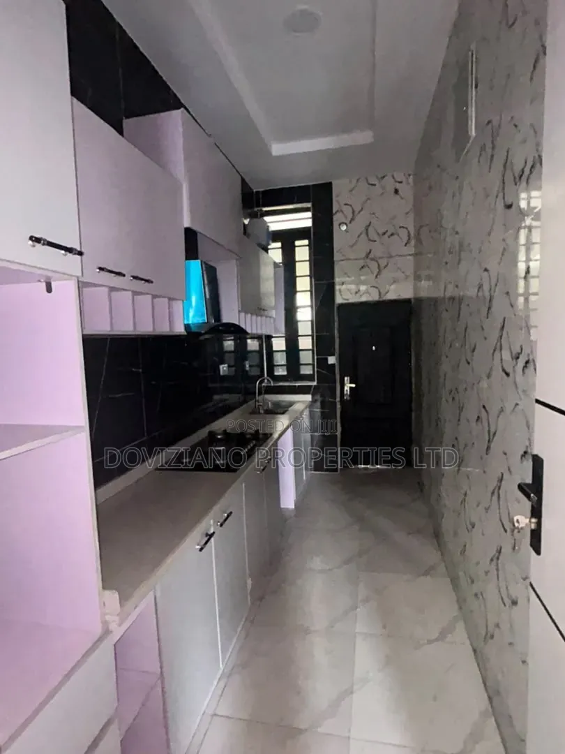 4bdrm Duplex in Off Lekki-Epe Expressway for rent