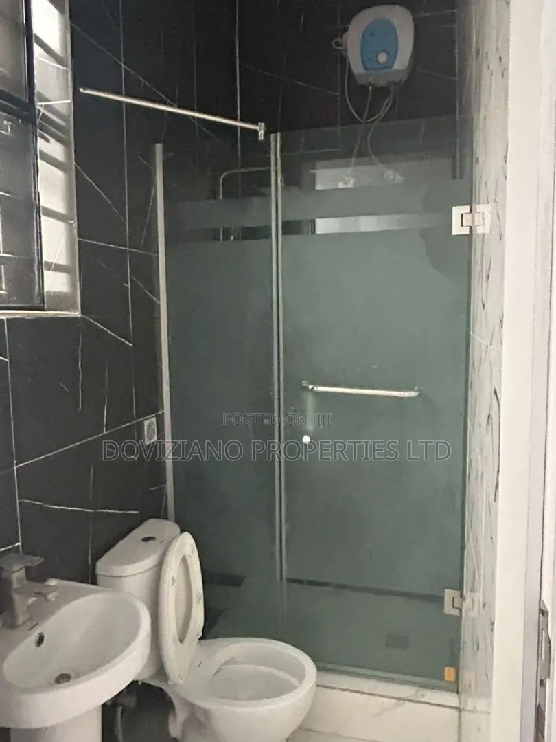 4bdrm Duplex in Off Lekki-Epe Expressway for rent