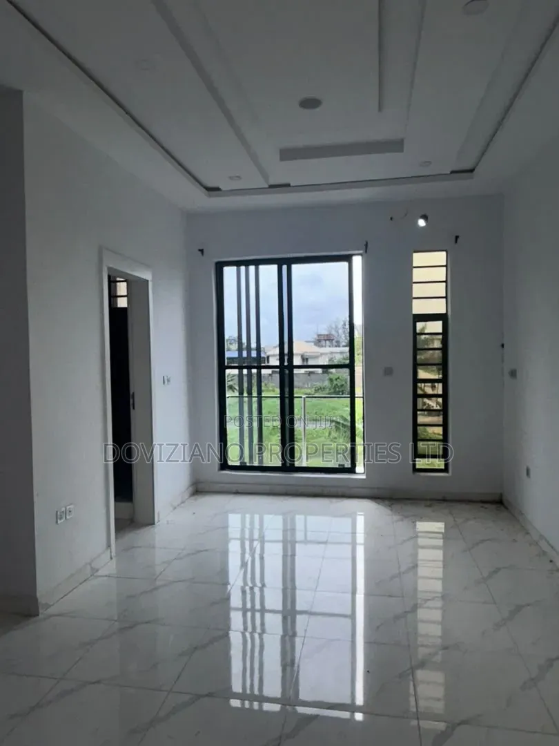 4bdrm Duplex in Off Lekki-Epe Expressway for rent