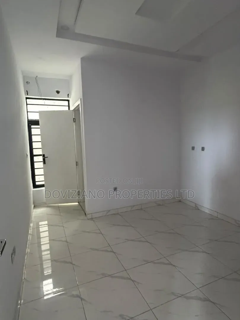4bdrm Duplex in Off Lekki-Epe Expressway for rent