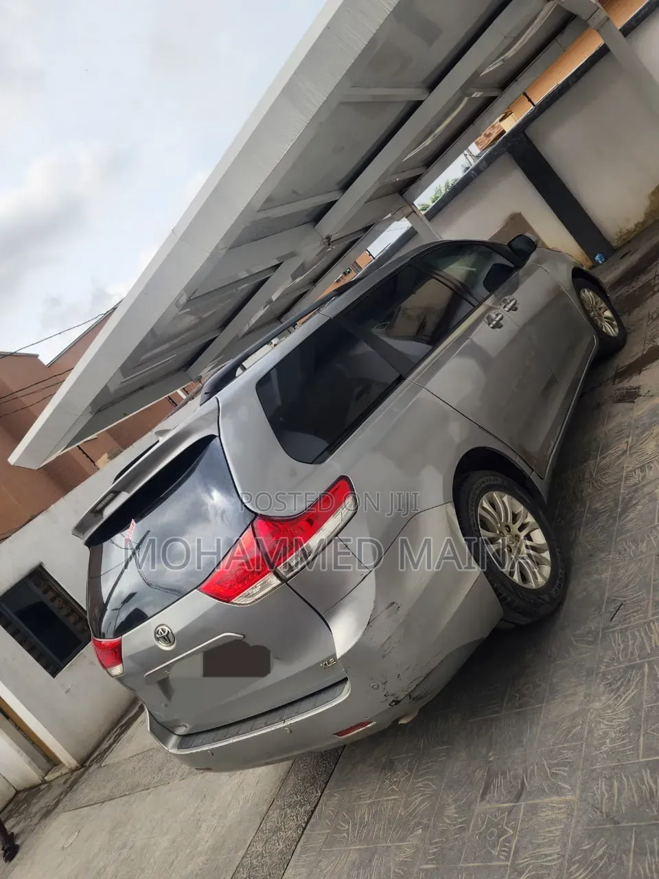 Toyota Sienna 2012 Silver