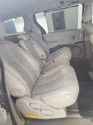 Toyota Sienna 2012 Silver
