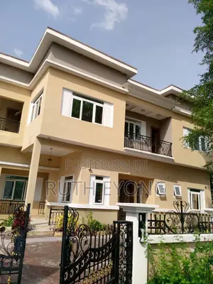 5bdrm Duplex in Ikota for rent