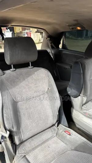 Toyota Sienna LE AWD 2005 Burgundy