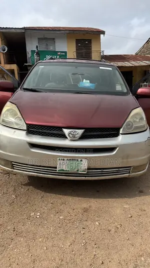 Toyota Sienna LE AWD 2005 Burgundy