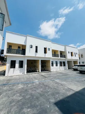 2bdrm Apartment in Off Lekki-Epe Expressway for sale