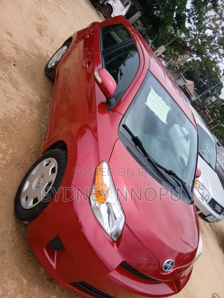 Scion xD Base 2009 Red