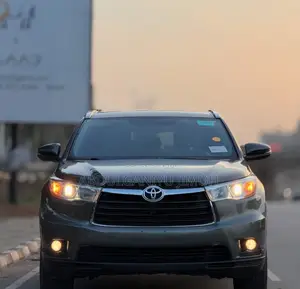 Toyota Highlander XLE 4dr SUV (3.5L 6cyl 6A) 2014 Green