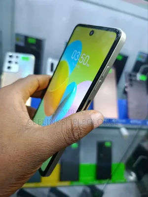 Tecno Spark 20C 256 GB Yellow