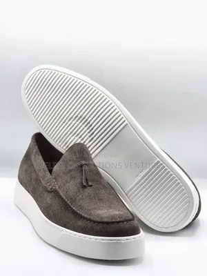 10k Different Italian Quality Sneakers Available