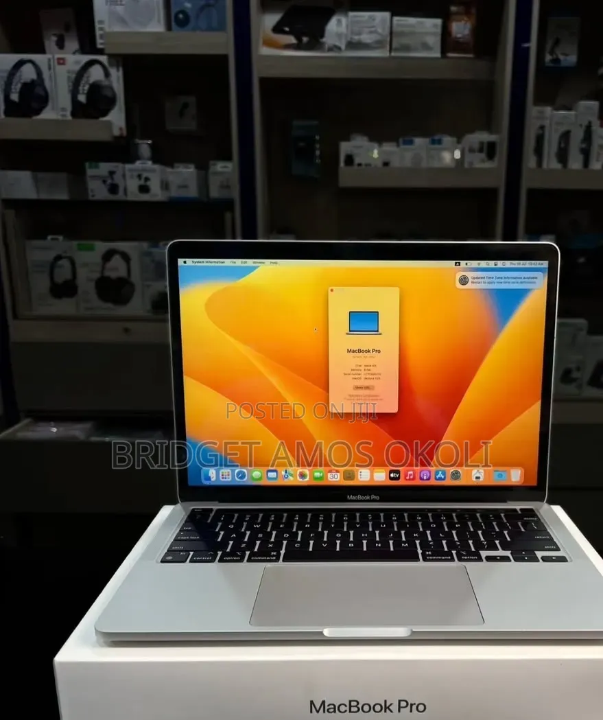 Laptop Apple MacBook Pro 2022 M2 8GB Apple M2 SSD 256GB