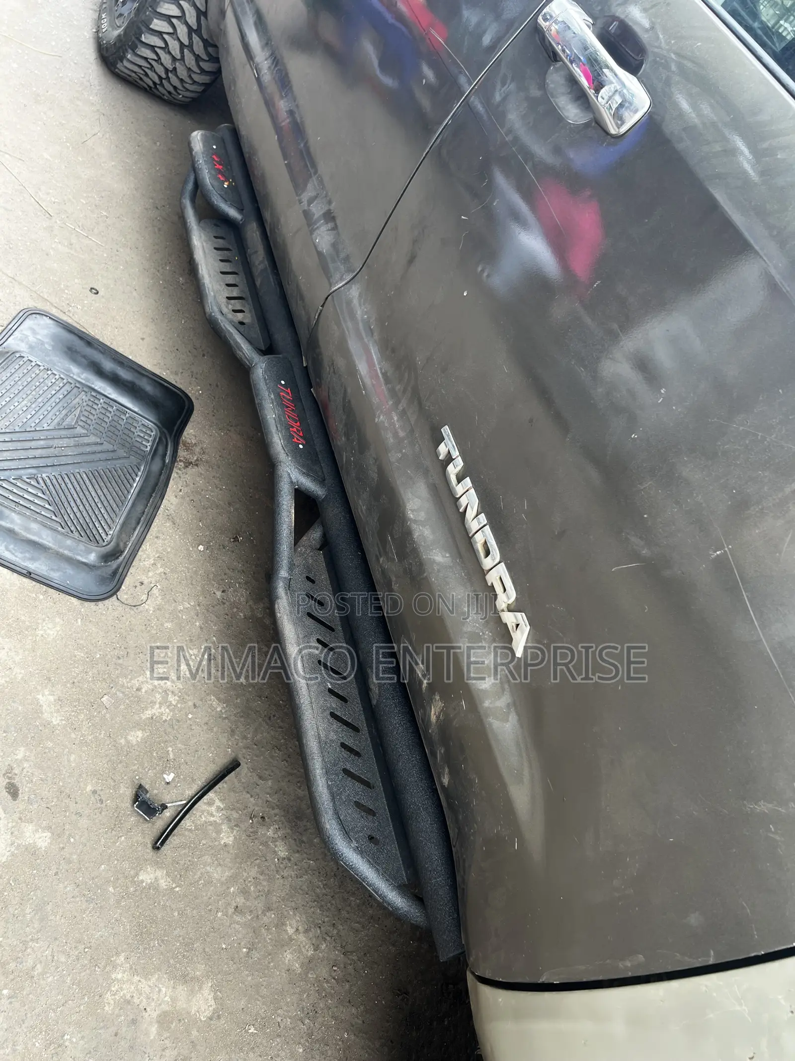 Rugged Side Step for Tundra