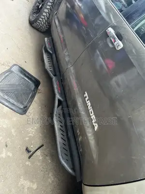 Rugged Side Step for Tundra