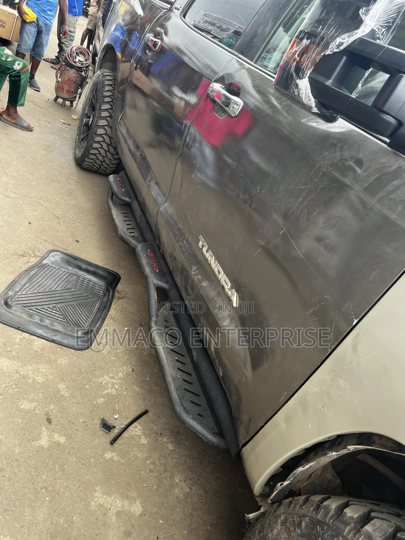 Rugged Side Step for Tundra