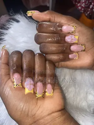 Naza Nails