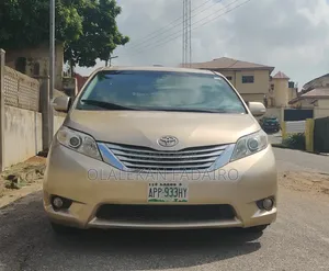 Toyota Sienna Limited 7 Passenger 2012 Gold