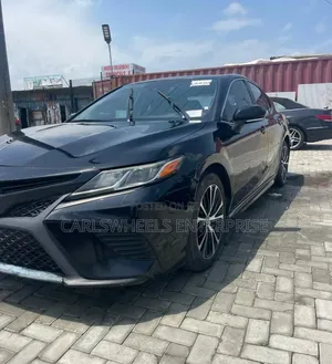 Toyota Camry SE (2.5L 4cyl 8A) 2019 Black