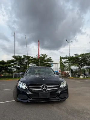 Mercedes-Benz C300 2016 Black