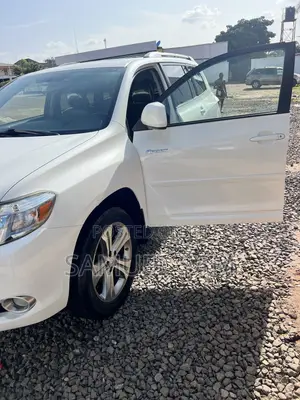 Toyota Highlander Sport 2009 White