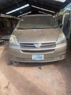 Toyota Sienna LE FWD 2006 Gold