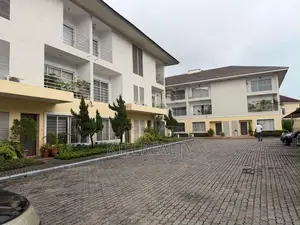 3bdrm Townhouse / Terrace in Lekki Phase 1 for rent