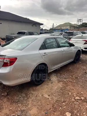 Toyota Camry XLE 4dr Sedan (2.5L 4cyl 6A) 2014 Silver