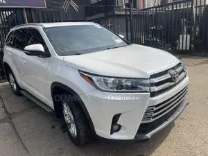 Toyota Highlander Limited 4dr SUV AWD (3.5L 6cyl 6A) 2015 White