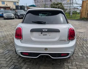 Mini Cooper 2017 White