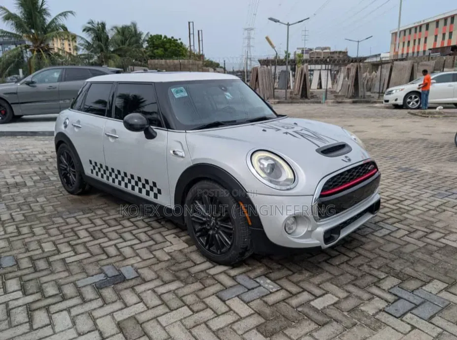 Mini Cooper 2017 White