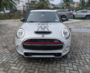 Mini Cooper 2017 White