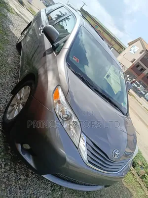 Toyota Sienna 2011 Gray