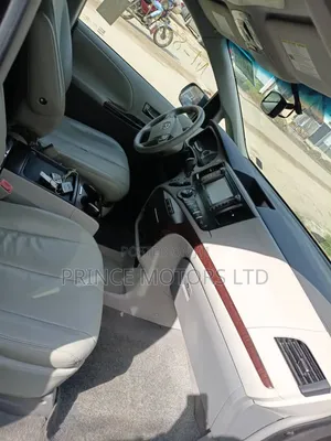 Toyota Sienna 2011 Gray