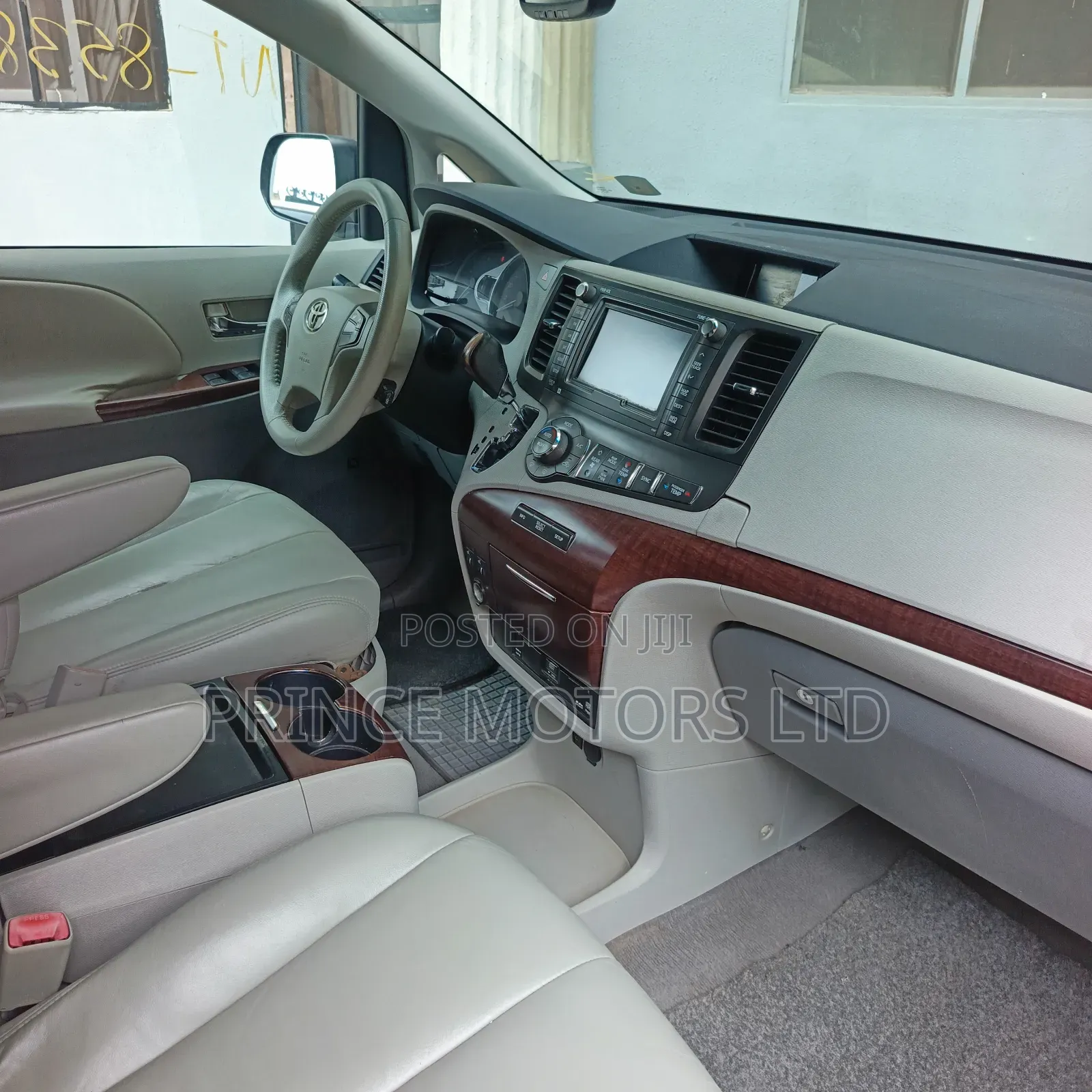Toyota Sienna 2011 Gray