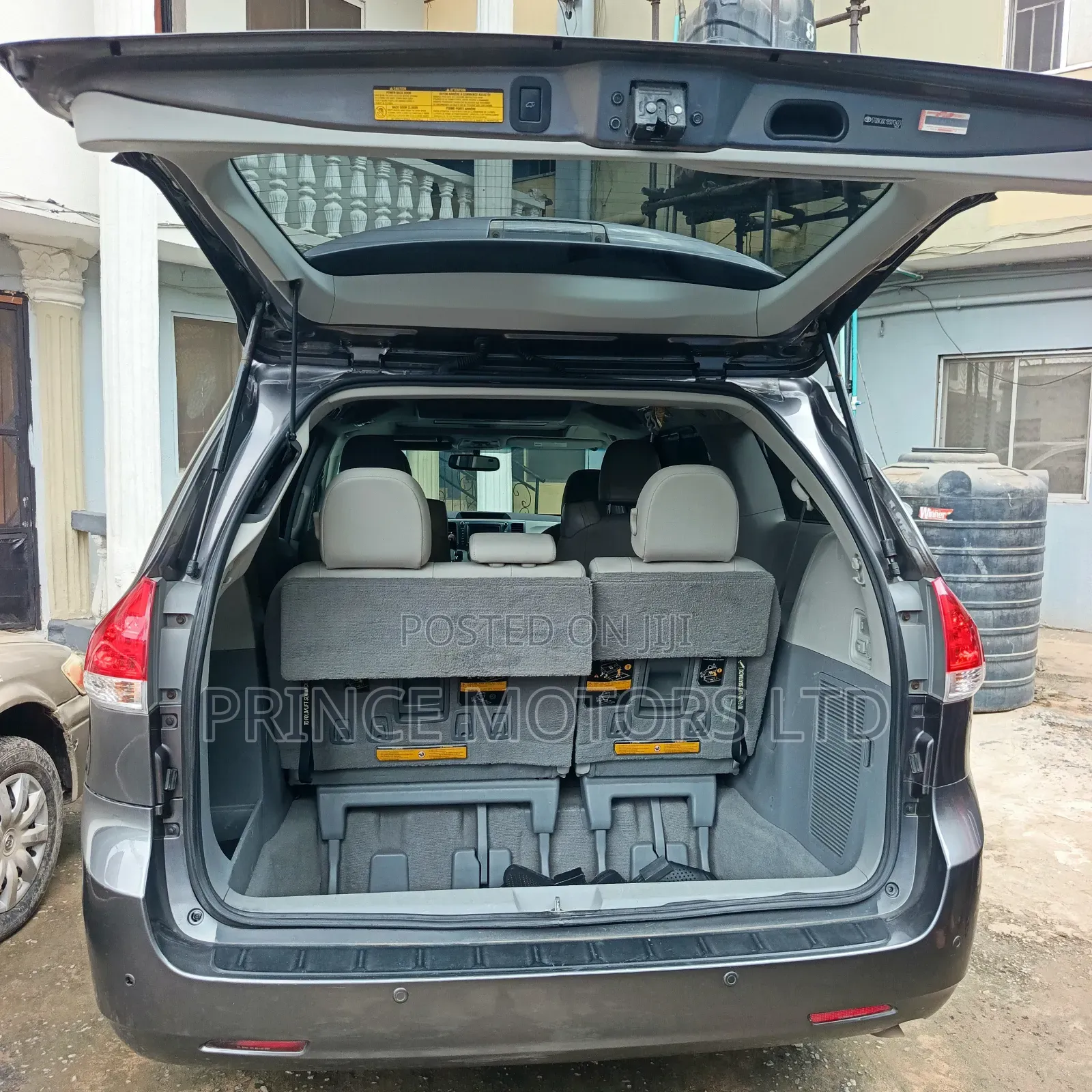 Toyota Sienna 2011 Gray