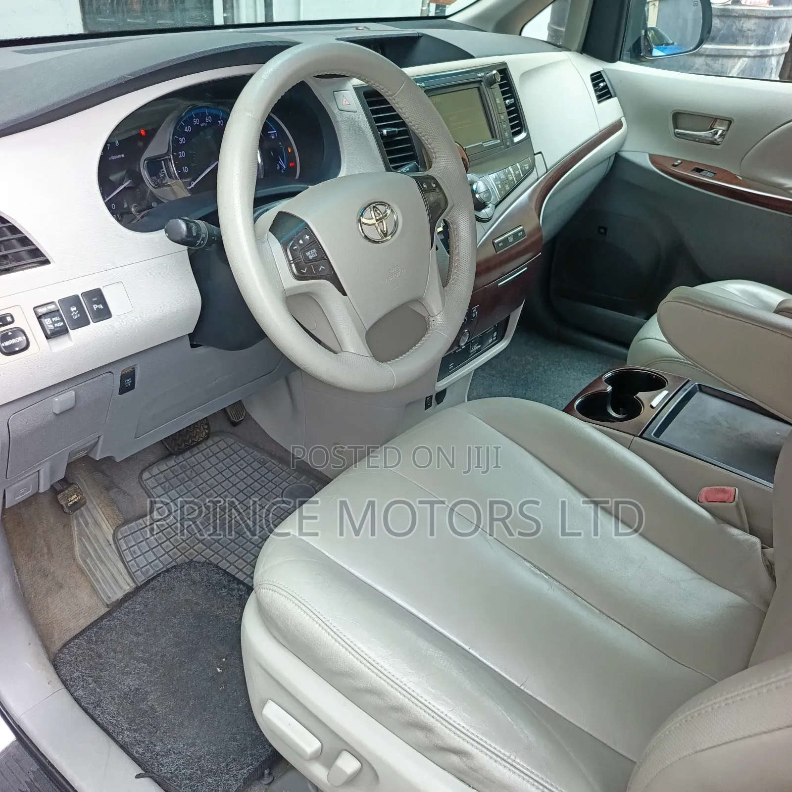 Toyota Sienna 2011 Gray