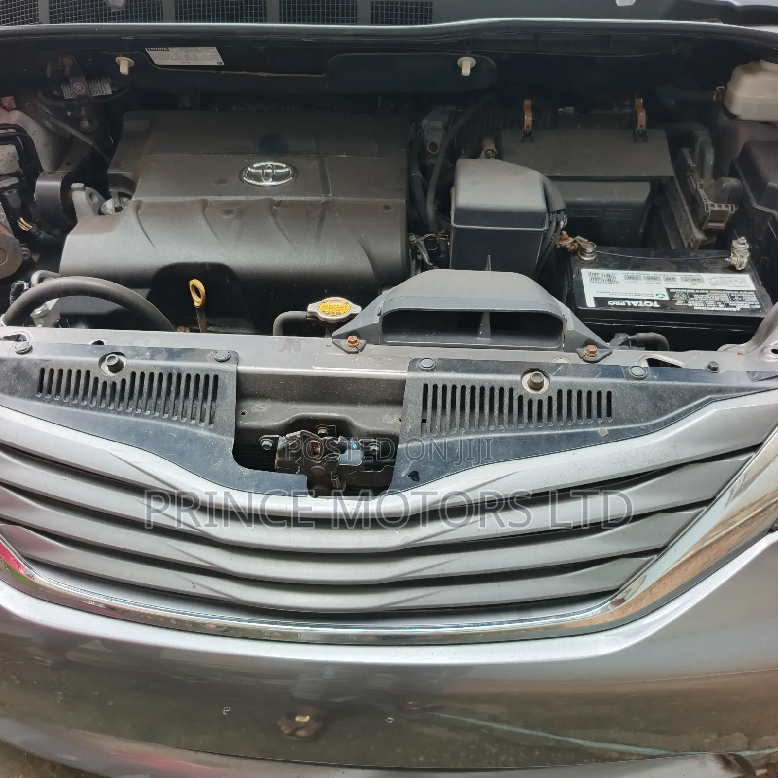 Toyota Sienna 2011 Gray