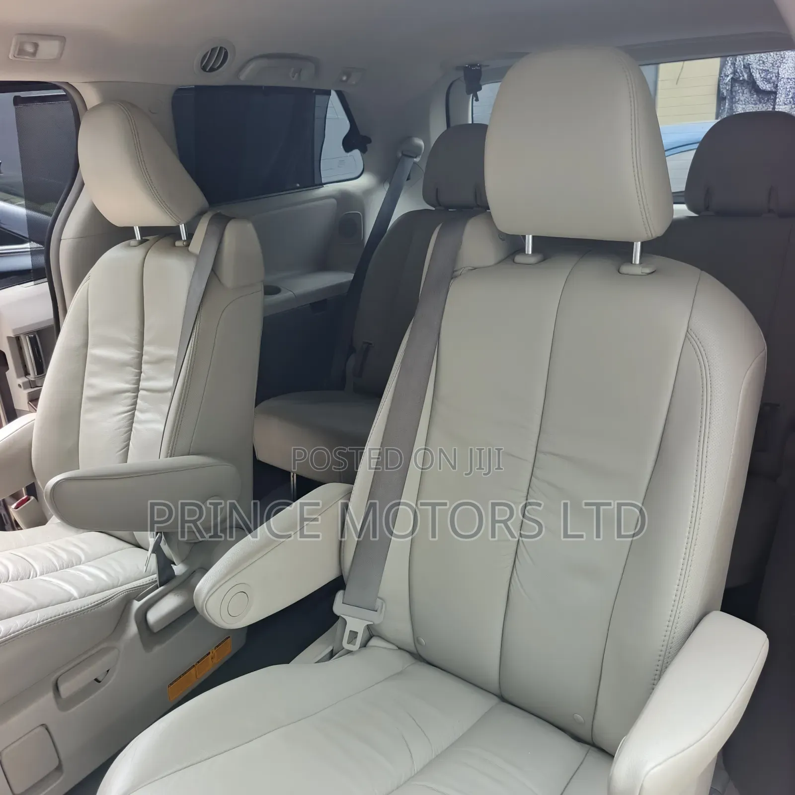 Toyota Sienna 2011 Gray