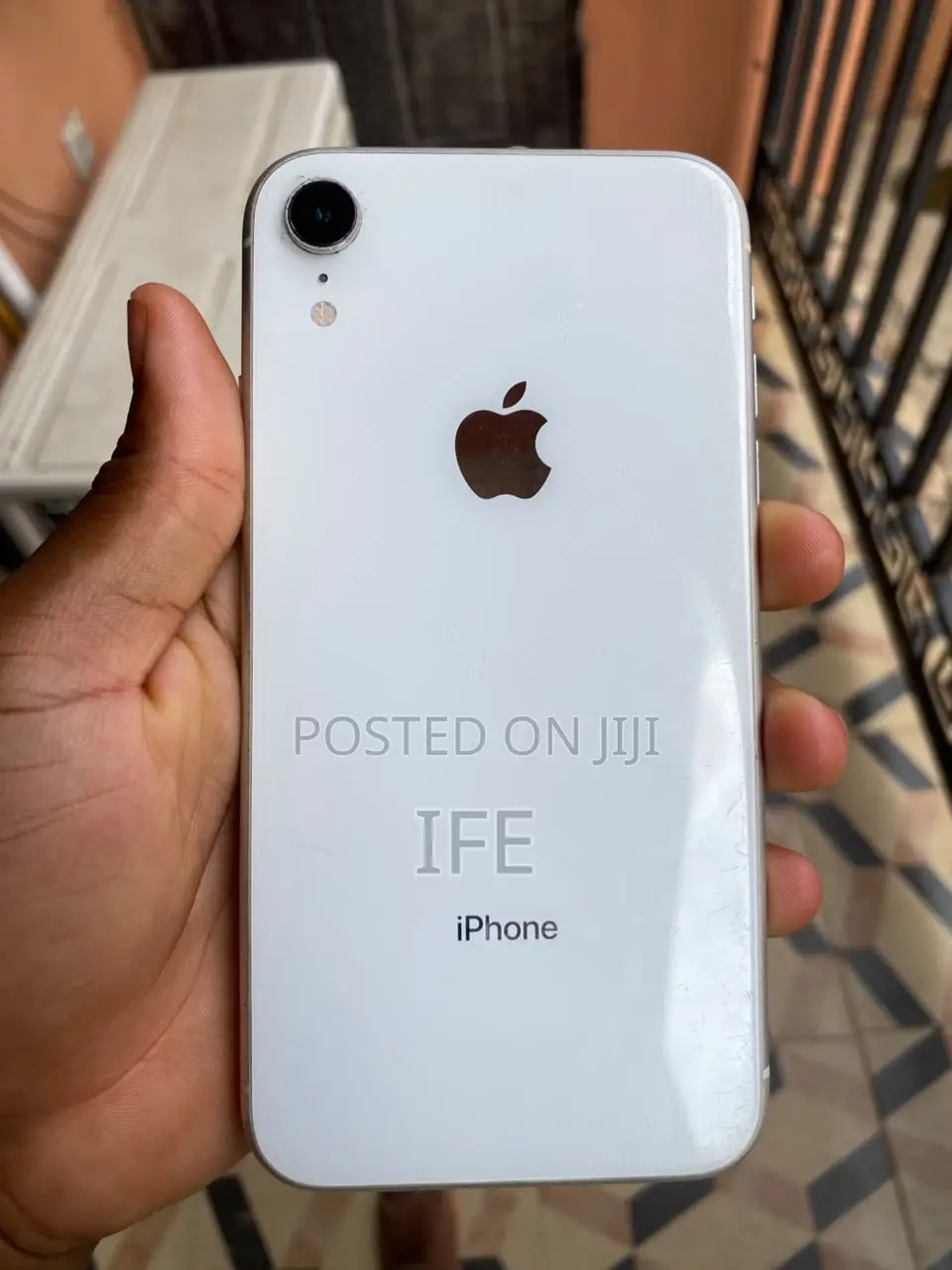 Apple iPhone XR 64 GB White
