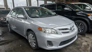 Toyota Corolla LE 4dr Sedan (1.8L 4cyl 4A) 2011 Silver